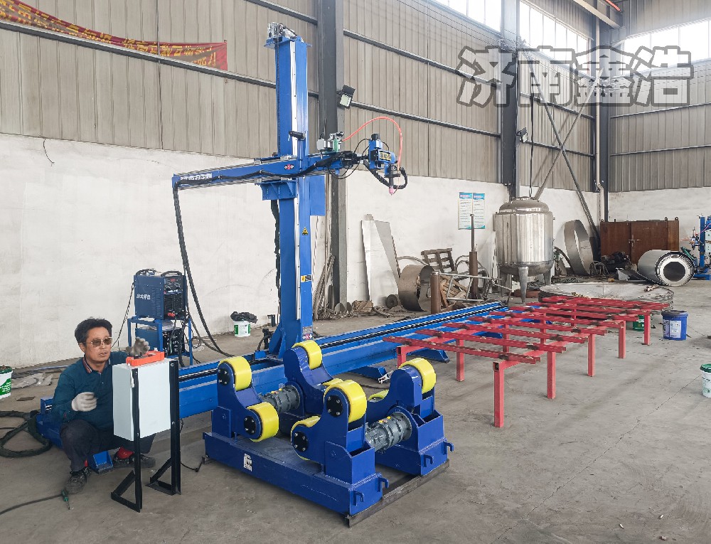 河北客戶訂購重型氬弧焊接操作機(jī)，成型美觀，自動焊接
